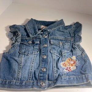 👧🏻 Little lass jeans vest size 4